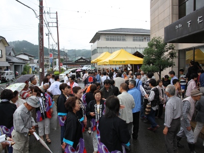 記念イベント会場前